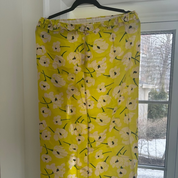 ROCHAS 100% SilkYellow Skirt w/ White Flowers, Leg Slit & Rosette IT 44/US 8 - Picture 3 of 7